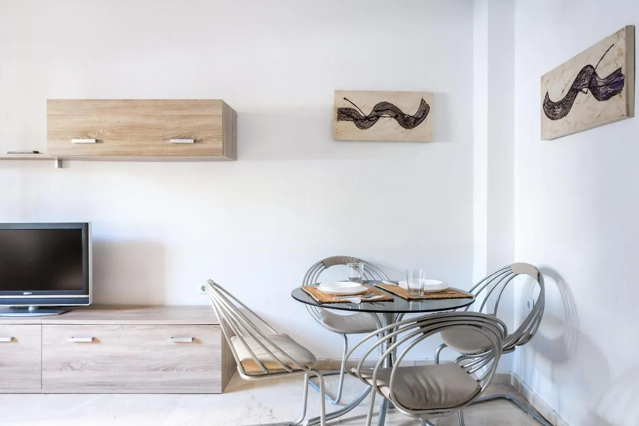 Holi-Rent Procurador Apartment Seville