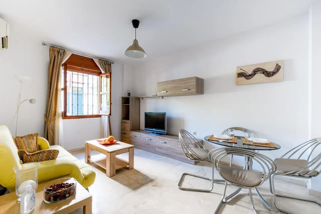 Holi-Rent Procurador Apartment Seville 0*,