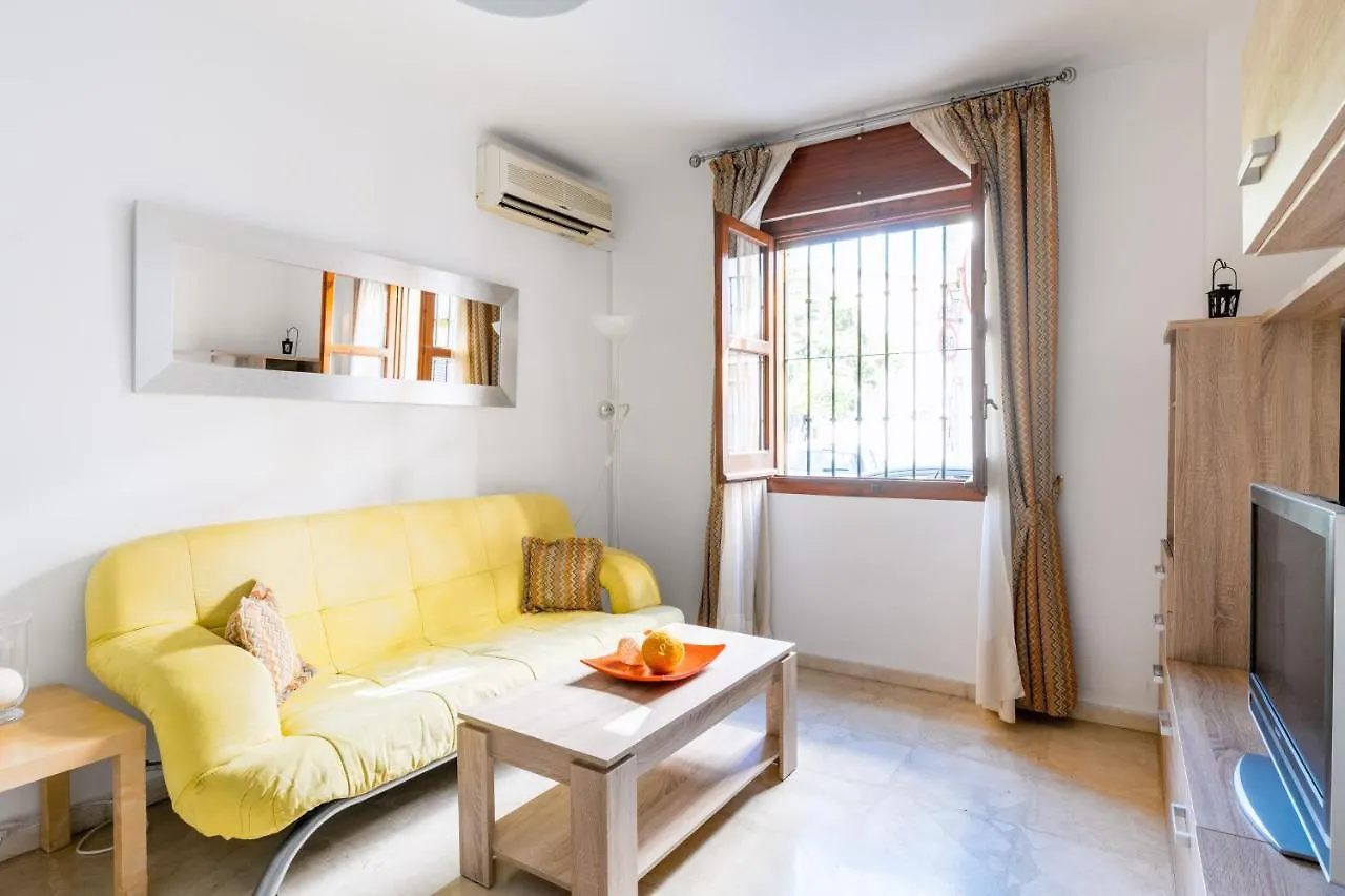 Holi-Rent Procurador Apartment Seville