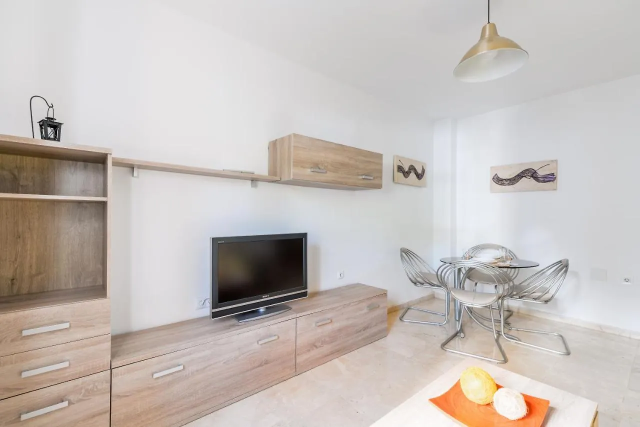 Holi-Rent Procurador Apartment Seville