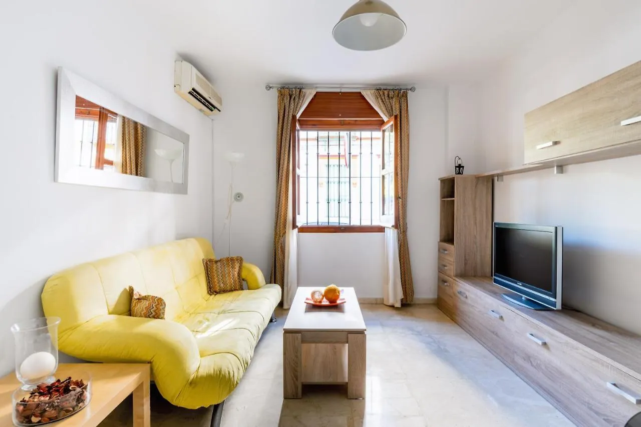 Holi-Rent Procurador Apartment Seville