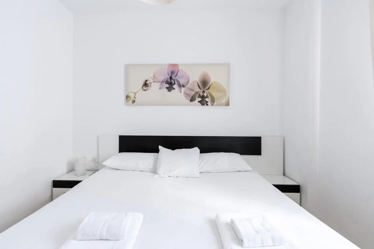 Holi-Rent Procurador Apartment Seville